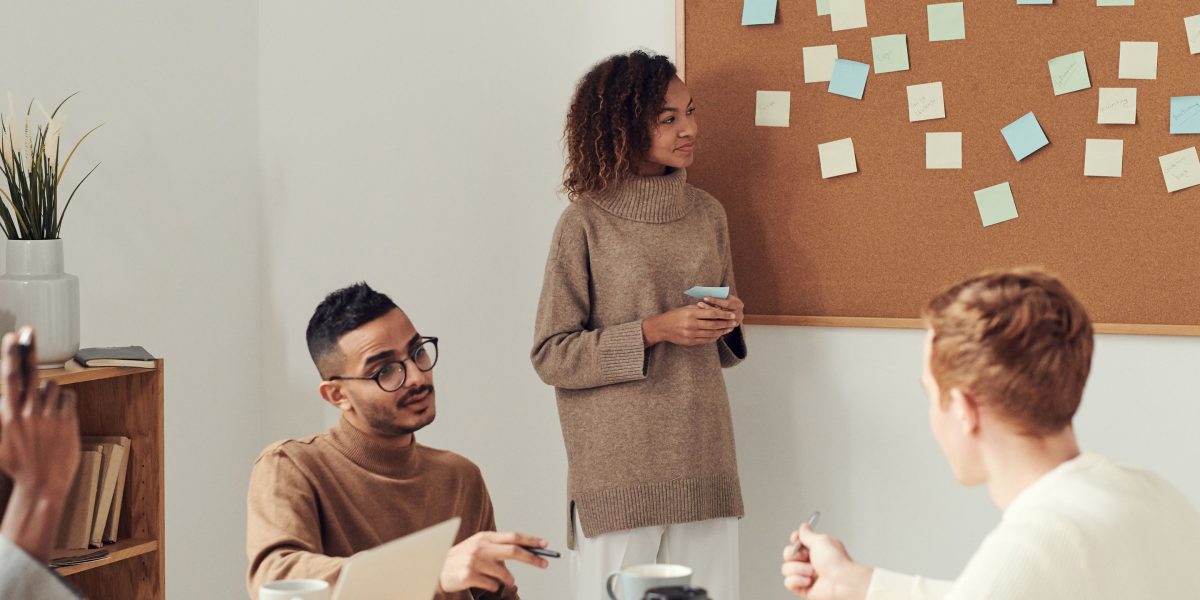 Small teams collaborating effectively in a virtual environment, leveraging digital tools.